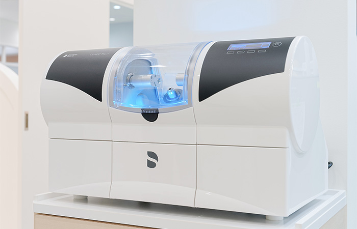 歯科用ミリングマシン