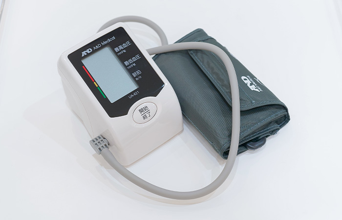 血圧計を設置して